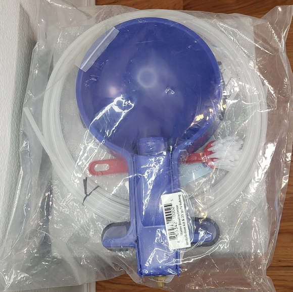 NWT Easy Clean Auto-Fill Water Bowl for Pets - Picture 2 of 6